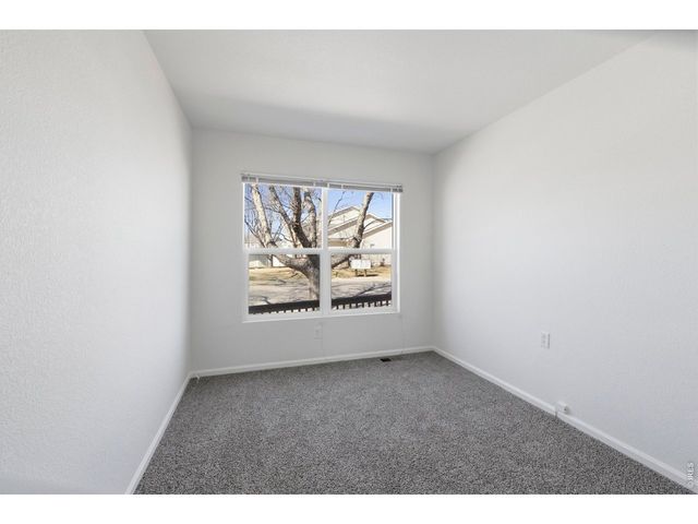 1560 Oak Creek Dr, Loveland, CO 80538