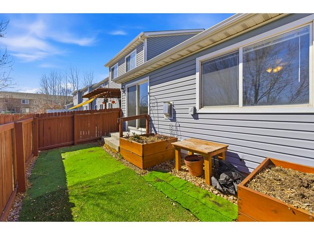 1560 Oak Creek Dr, Loveland, CO 80538