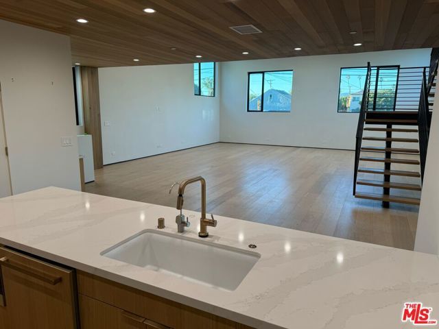 611 Broadway Street, Venice (los Angeles), CA 90291