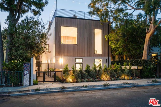 611 Broadway Street, Venice (los Angeles), CA 90291