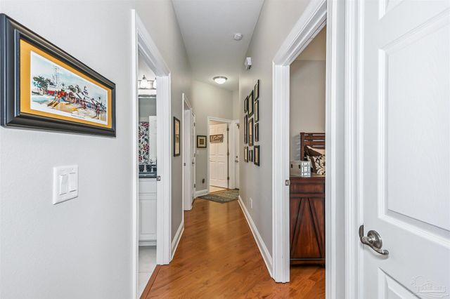 4090 Oak Pointe Dr, Gulf Breeze, FL 32563