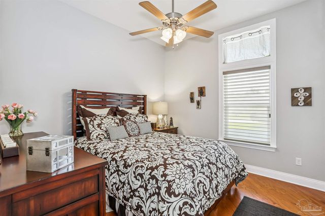 4090 Oak Pointe Dr, Gulf Breeze, FL 32563