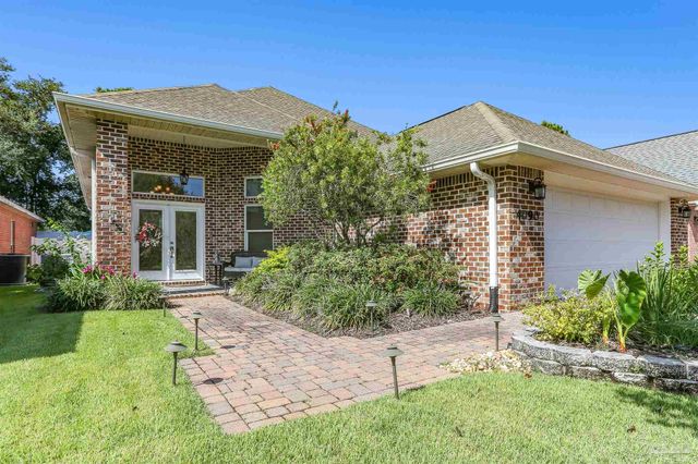 4090 Oak Pointe Dr, Gulf Breeze, FL 32563