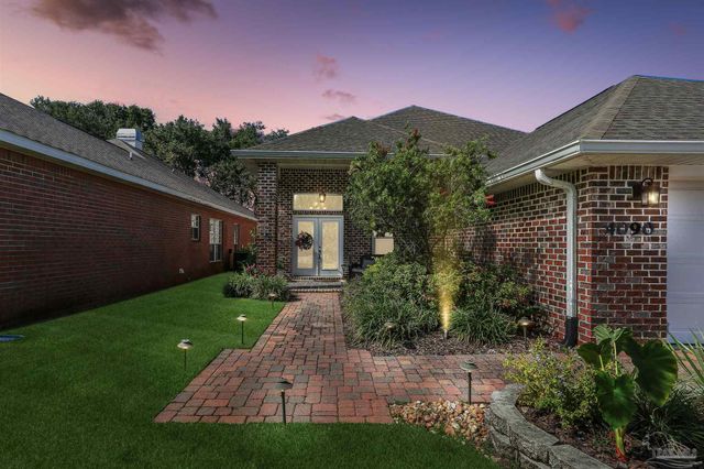 4090 Oak Pointe Dr, Gulf Breeze, FL 32563