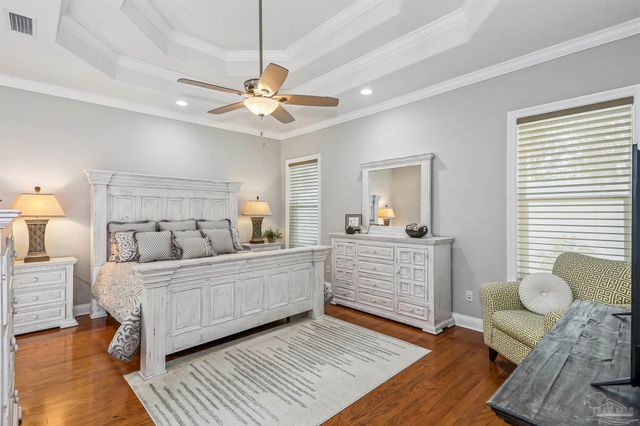 4090 Oak Pointe Dr, Gulf Breeze, FL 32563