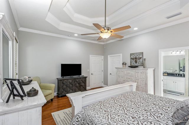 4090 Oak Pointe Dr, Gulf Breeze, FL 32563