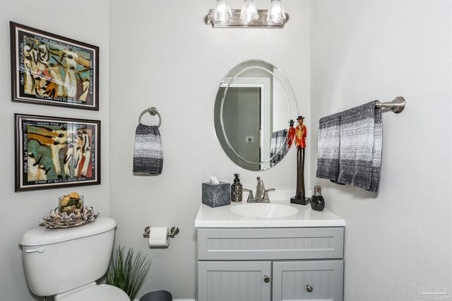 4090 Oak Pointe Dr, Gulf Breeze, FL 32563