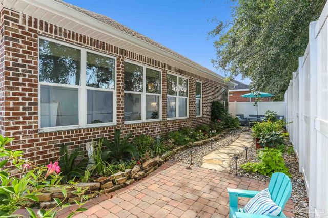 4090 Oak Pointe Dr, Gulf Breeze, FL 32563