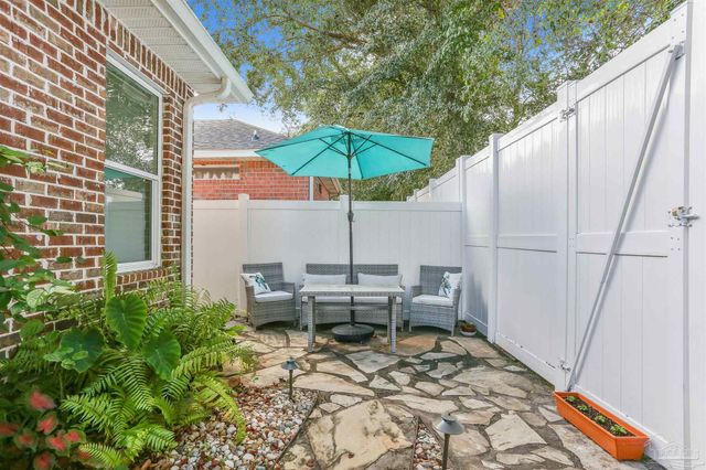 4090 Oak Pointe Dr, Gulf Breeze, FL 32563