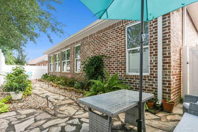 4090 Oak Pointe Dr, Gulf Breeze, FL 32563