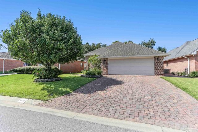 4090 Oak Pointe Dr, Gulf Breeze, FL 32563