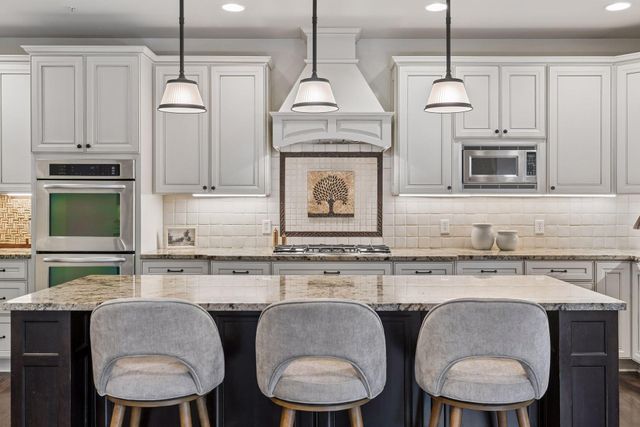 2647 Plymouth Road, Minnetonka, MN 55305