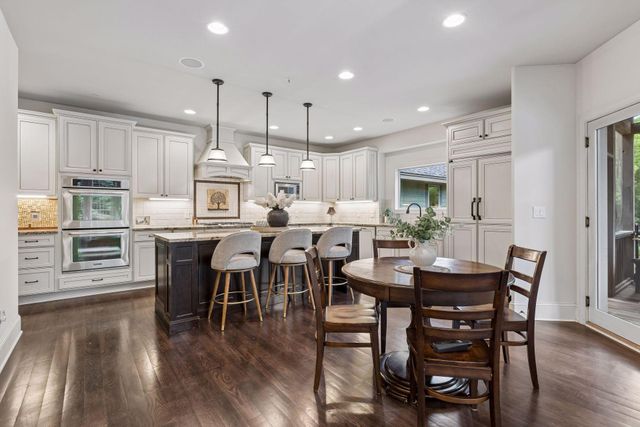 2647 Plymouth Road, Minnetonka, MN 55305