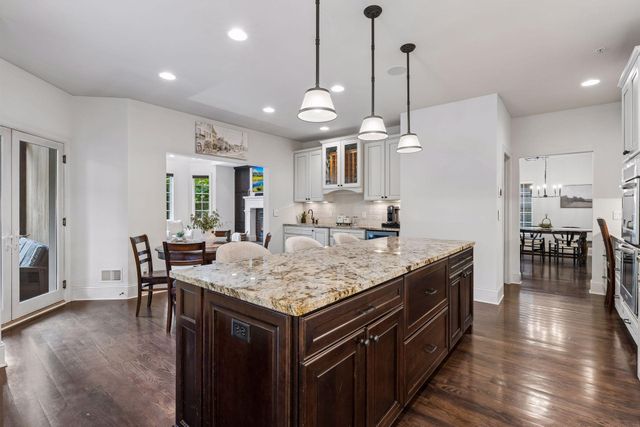 2647 Plymouth Road, Minnetonka, MN 55305