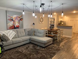 1725 South Harvey Mitchell Parkway 1715, College Station, TX 77840