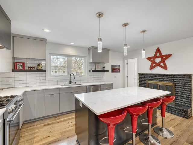 11014 Stanley Curve, Bloomington, MN 55437