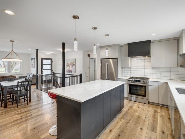 11014 Stanley Curve, Bloomington, MN 55437