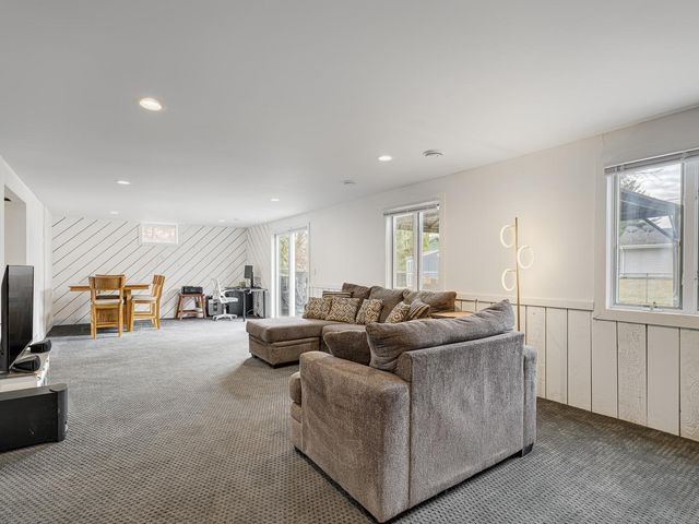 11014 Stanley Curve, Bloomington, MN 55437