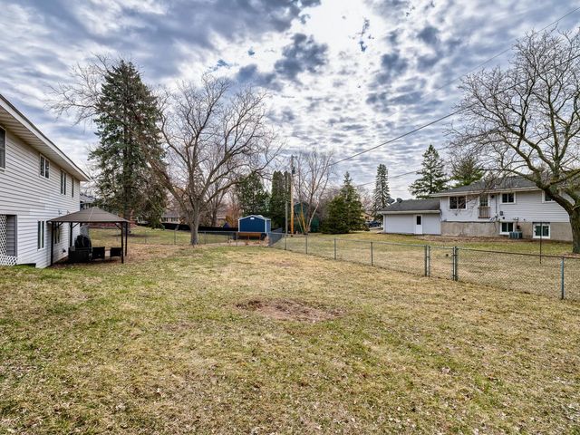 11014 Stanley Curve, Bloomington, MN 55437