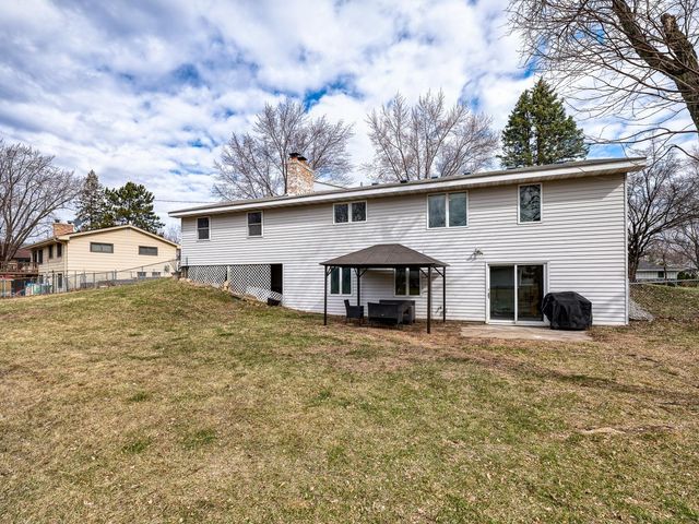 11014 Stanley Curve, Bloomington, MN 55437