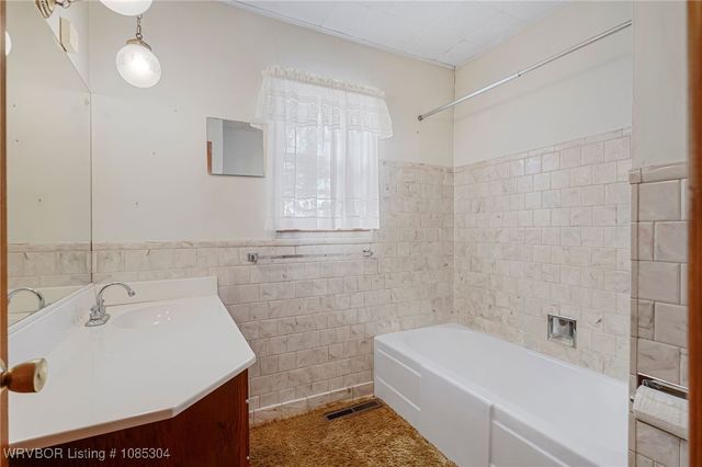 1203 Gerald Street, Barling, AR 72923