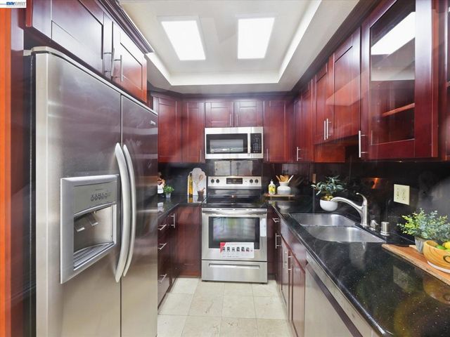 19811 Portal Plaza, Cupertino, CA 95014