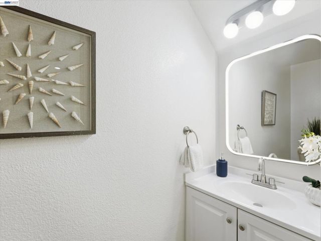 19811 Portal Plaza, Cupertino, CA 95014