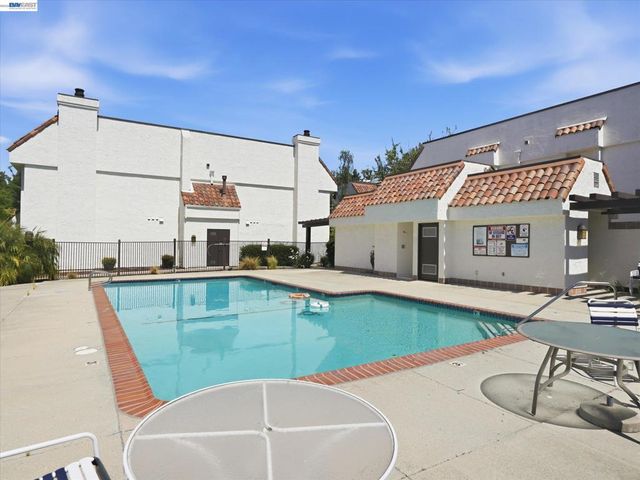 19811 Portal Plaza, Cupertino, CA 95014