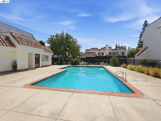 19811 Portal Plaza, Cupertino, CA 95014