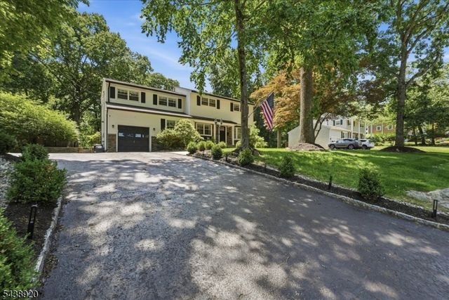 3 Richard Dr W, Mount Arlington Boro, NJ 07856