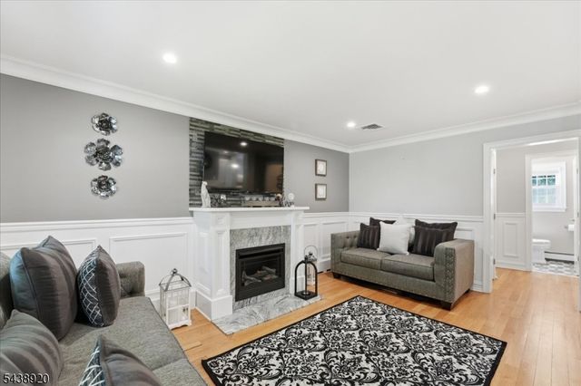 3 Richard Dr W, Mount Arlington Boro, NJ 07856