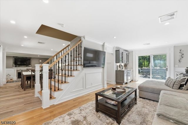 3 Richard Dr W, Mount Arlington Boro, NJ 07856
