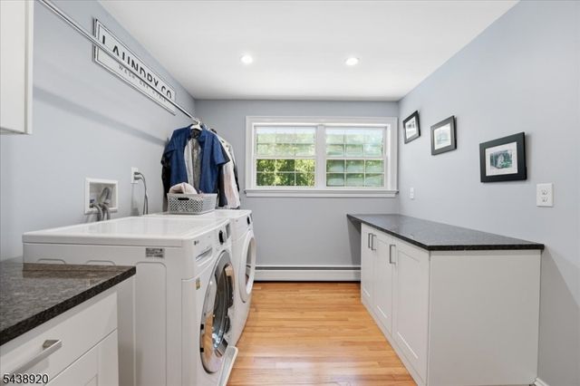 3 Richard Dr W, Mount Arlington Boro, NJ 07856