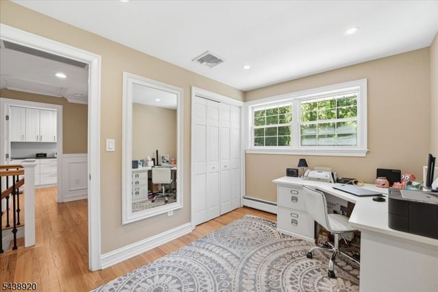 3 Richard Dr W, Mount Arlington Boro, NJ 07856