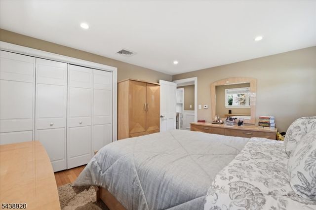 3 Richard Dr W, Mount Arlington Boro, NJ 07856