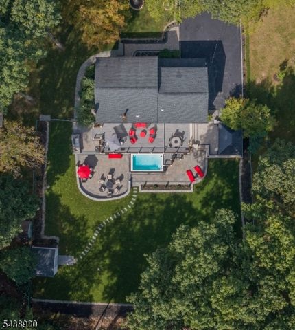 3 Richard Dr W, Mount Arlington Boro, NJ 07856