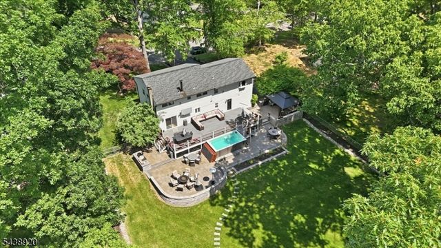 3 Richard Dr W, Mount Arlington Boro, NJ 07856