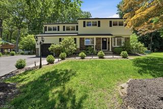 3 Richard Dr W, Mount Arlington Boro, NJ 07856
