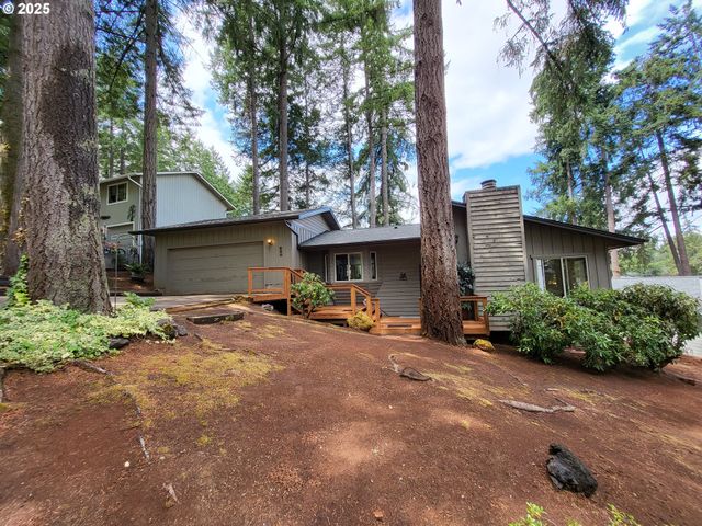 953 S U St, Cottage Grove, OR 97424