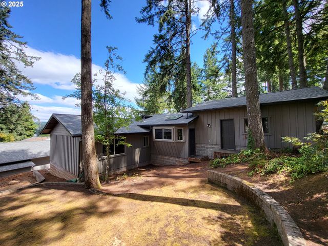 953 S U St, Cottage Grove, OR 97424