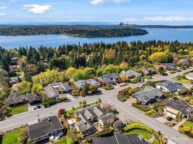 8201 SE 67th Street, Mercer Island, WA 98040