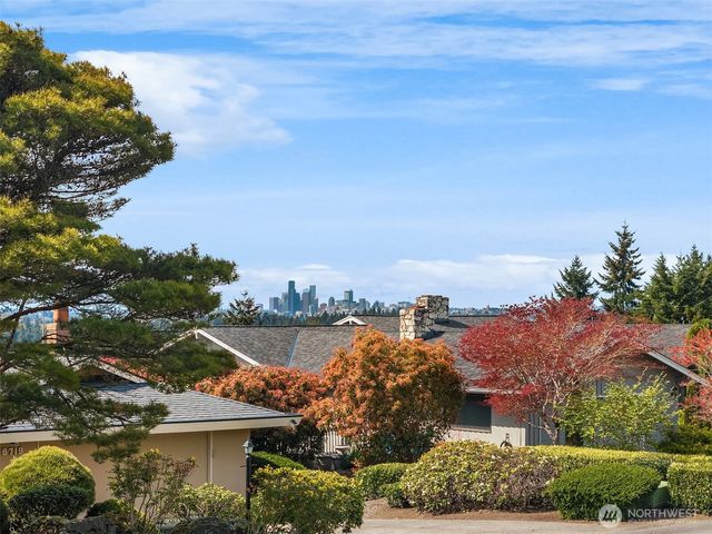 8201 SE 67th Street, Mercer Island, WA 98040