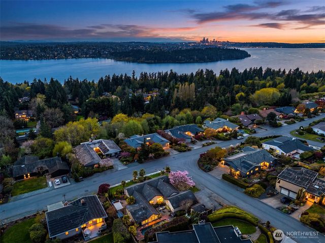 8201 SE 67th Street, Mercer Island, WA 98040