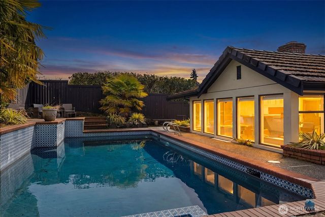 8201 SE 67th Street, Mercer Island, WA 98040