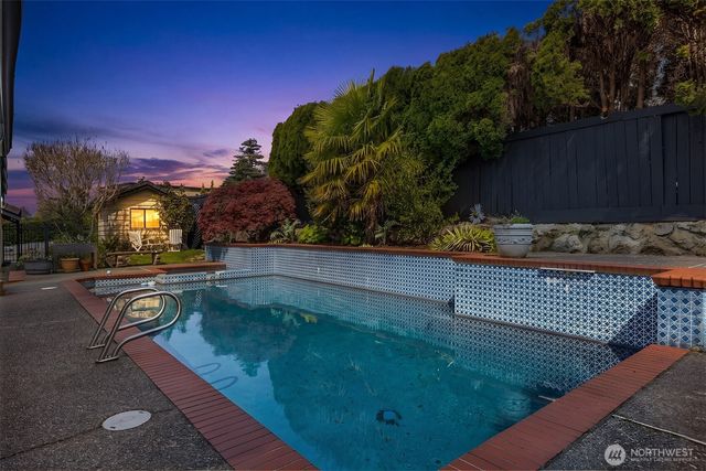 8201 SE 67th Street, Mercer Island, WA 98040