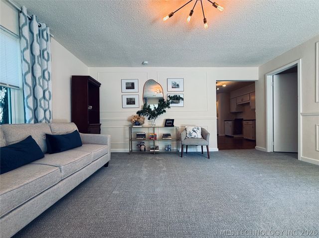 419 S 37th West Avenue, Tulsa, OK 74127