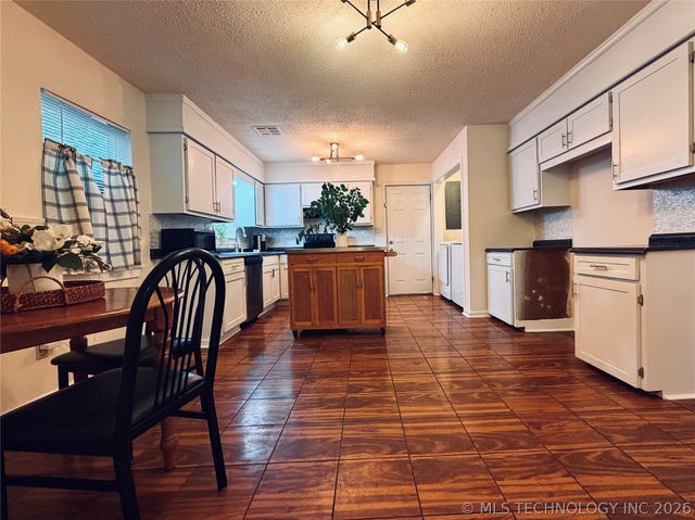 419 S 37th West Avenue, Tulsa, OK 74127