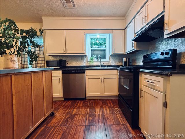 419 S 37th West Avenue, Tulsa, OK 74127