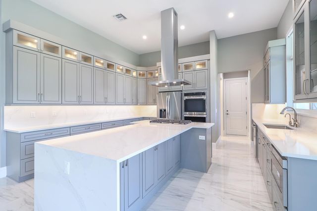 7595 155th Place N, Palm Beach Gardens, FL 33418