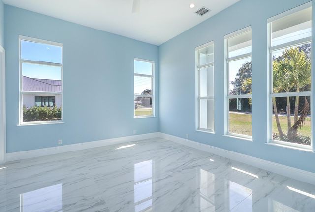 7595 155th Place N, Palm Beach Gardens, FL 33418